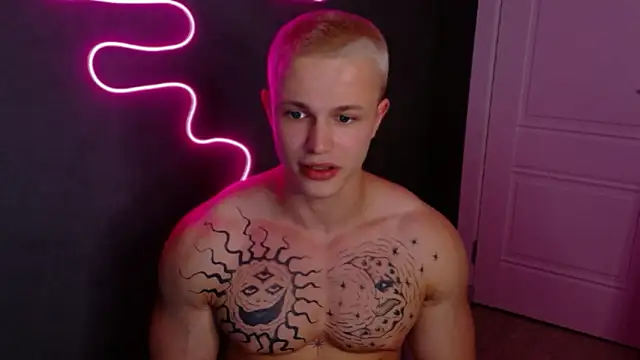 Snapshot of James__Noah chatting on October 11, 2025, 9:05 pm James Noah online show from October 11, 2025, 9:05 pm