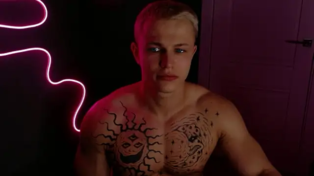 Snapshot of James__Noah chatting on October 26, 2025, 8:31 pm James Noah online show from October 26, 2025, 8:31 pm