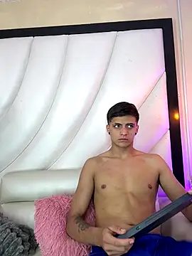 Snapshot of LoganMiller69 chatting on October 3, 2025, 5:47 pm LoganMiller69 online show from October 3, 2025, 5:47 pm