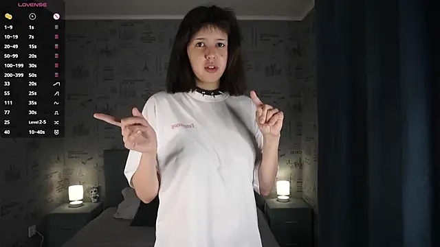 CrimsonLily online show from September 15, 2025, 10:37 am