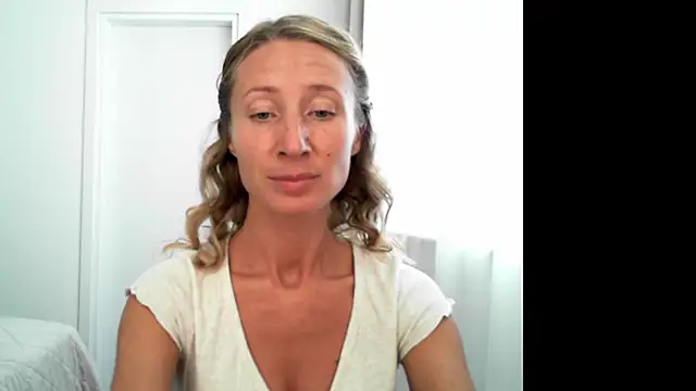 Snapshot of Paevoa chatting on October 14, 2025, 9:10 am Paevoa online show from October 14, 2025, 9:10 am