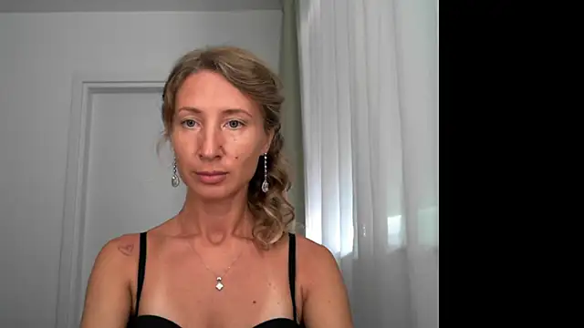 Snapshot of Paevoa chatting on October 5, 2025, 8:38 am Paevoa online show from October 5, 2025, 8:38 am