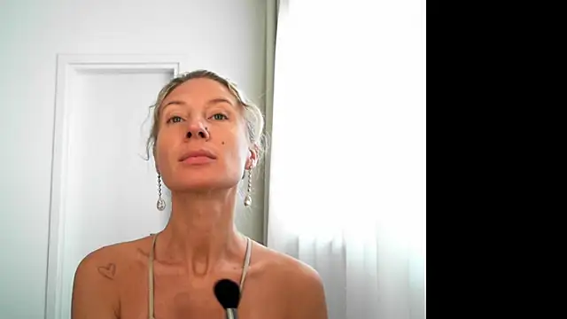 Snapshot of Paevoa chatting on October 13, 2025, 7:32 am Paevoa online show from October 13, 2025, 7:32 am