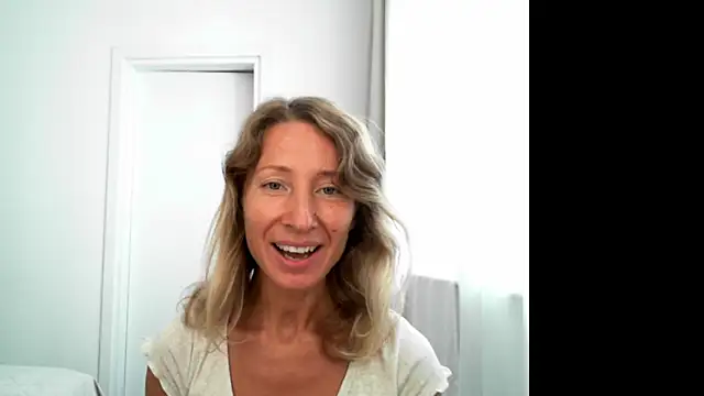 Snapshot of Paevoa chatting on September 29, 2025, 8:10 am Paevoa online show from September 29, 2025, 8:10 am