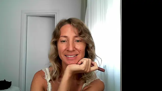 Snapshot of Paevoa chatting on September 21, 2025, 9:25 am Paevoa online show from September 21, 2025, 9:25 am