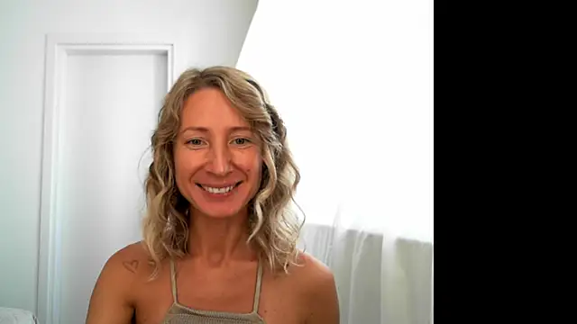 Snapshot of Paevoa chatting on October 9, 2025, 7:20 am Paevoa online show from October 9, 2025, 7:20 am