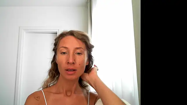 Snapshot of Paevoa chatting on September 24, 2025, 6:31 am Paevoa online show from September 24, 2025, 6:31 am