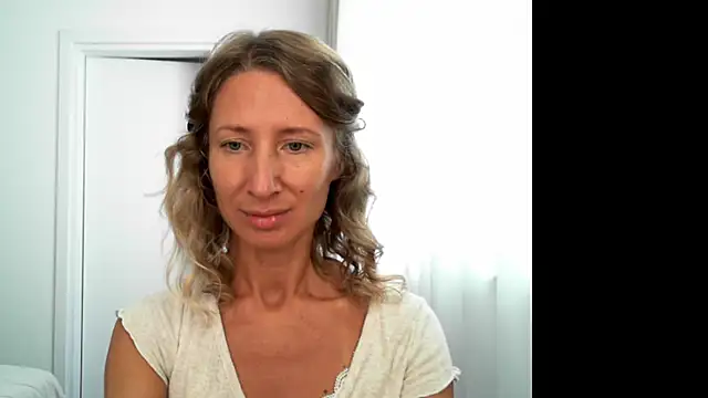 Snapshot of Paevoa chatting on October 3, 2025, 7:10 am Paevoa online show from October 3, 2025, 7:10 am