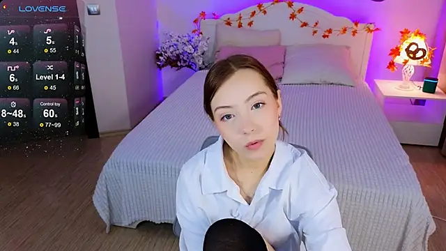 Snapshot of LumMina chatting on September 24, 2025, 9:27 am LumMina online show from September 24, 2025, 9:27 am