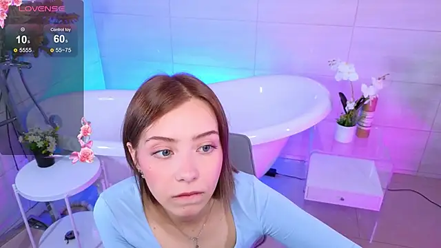 Snapshot of LumMina chatting on September 21, 2025, 9:47 am LumMina online show from September 21, 2025, 9:47 am