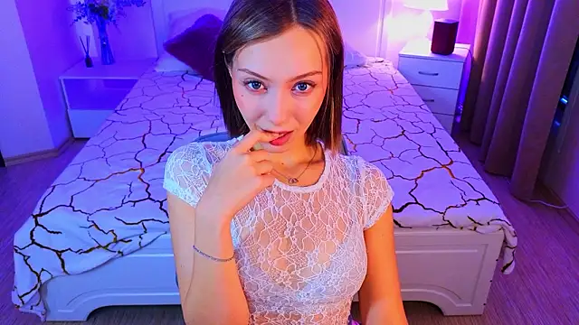 Snapshot of LumMina chatting on March 1, 2026, 10:26 am LumMina online show from March 1, 2026, 10:26 am