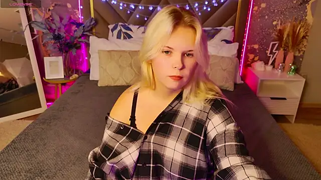 EmillyRogers online show from October 6, 2025, 5:08 am