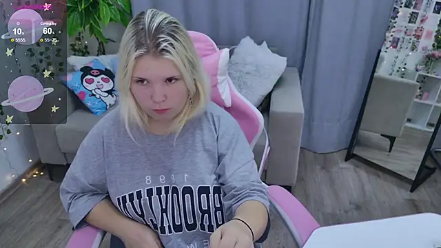 Snapshot of EmillyRogers chatting on September 14, 2025, 5:19 am EmillyRogers online show from September 14, 2025, 5:19 am
