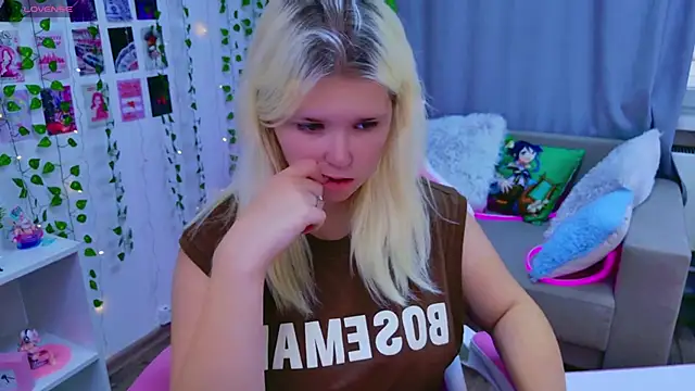 EmillyRogers online show from September 18, 2025, 5:32 am