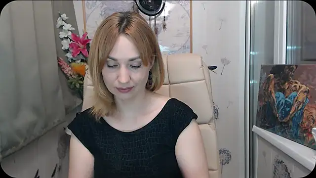 KatrinAlluring online show from April 15, 2026, 4:40 am