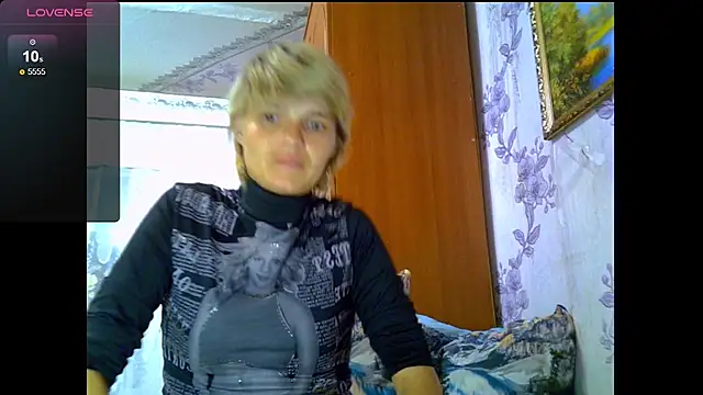 SaraSnow  online show from September 22, 2025, 5:41 pm