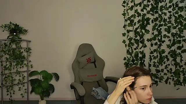 Snapshot of Yoka_paradoXXX chatting on September 17, 2025, 5:09 am Yoka paradoXXX online show from September 17, 2025, 5:09 am