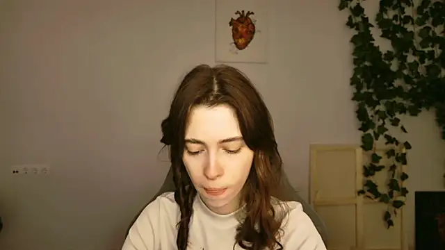 Snapshot of Yoka_paradoXXX chatting on October 21, 2025, 5:29 am Yoka paradoXXX online show from October 21, 2025, 5:29 am