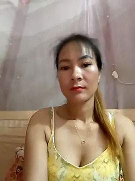 Snapshot of Yumyum_kiw chatting on September 18, 2025, 12:57 am Yumyum kiw online show from September 18, 2025, 12:57 am