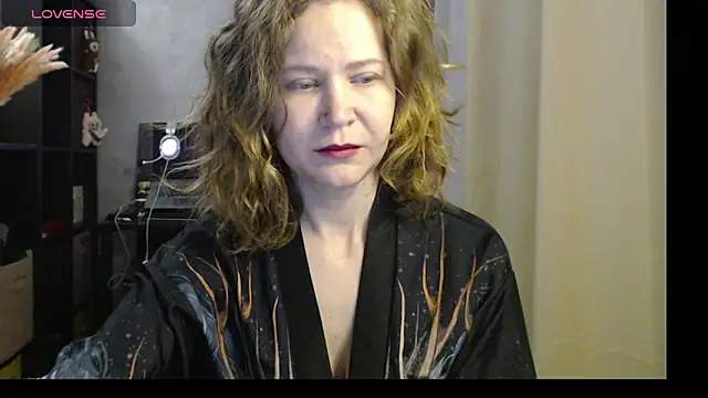 harpermoss online show from September 14, 2025, 6:52 pm