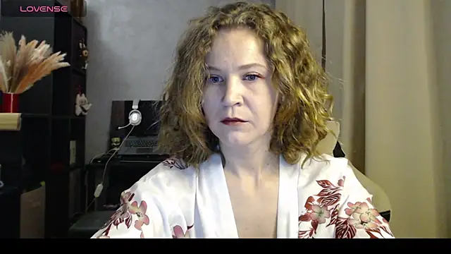 harpermoss online show from September 15, 2025, 7:14 pm