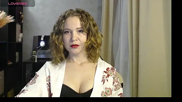 harpermoss online show from September 12, 2025, 8:19 pm