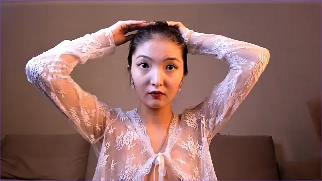 nooniemoon online show from October 1, 2025, 2:27 am