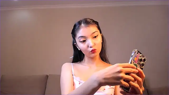 nooniemoon online show from September 19, 2025, 1:09 am