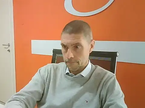 max79ve31 online show from November 10, 2025, 12:32 pm