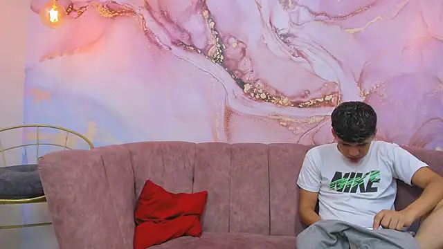 Snapshot of PoisonGuys chatting on September 27, 2025, 6:36 pm PoisonGuys online show from September 27, 2025, 6:36 pm