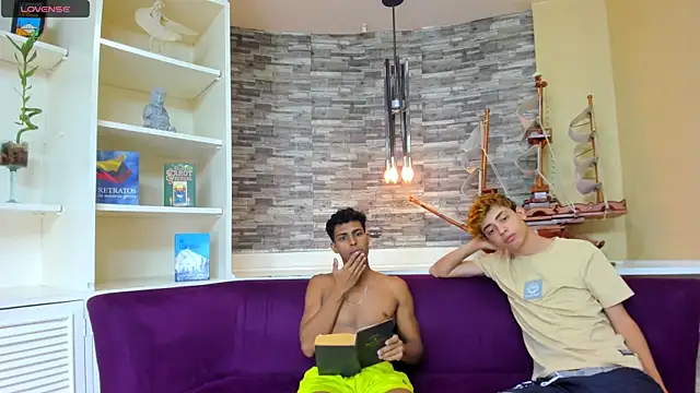 Snapshot of PoisonGuys chatting on October 5, 2025, 7:15 pm PoisonGuys online show from October 5, 2025, 7:15 pm