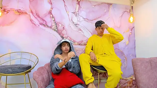 Snapshot of PoisonGuys chatting on September 18, 2025, 6:33 pm PoisonGuys online show from September 18, 2025, 6:33 pm