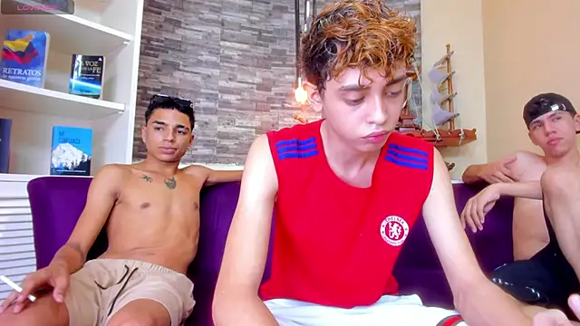 Snapshot of PoisonGuys chatting on October 25, 2025, 11:05 pm PoisonGuys online show from October 25, 2025, 11:05 pm