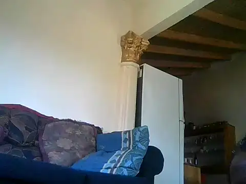 Irresistiblediva online show from September 17, 2025, 6:21 pm