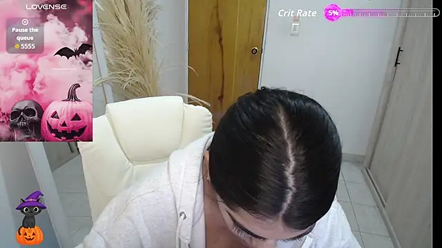 Snapshot of amarasilk_ chatting on October 15, 2025, 10:12 am amarasilk online show from October 15, 2025, 10:12 am