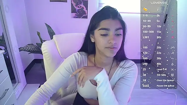 Snapshot of amarasilk_ chatting on June 12, 2026, 7:22 pm amarasilk online show from June 12, 2026, 7:22 pm