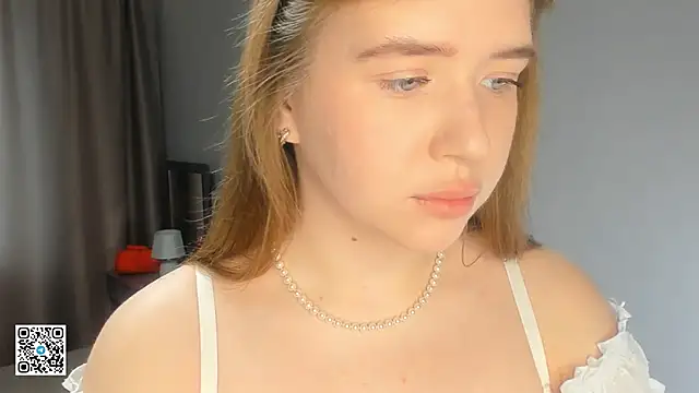 AlinaSollman online show from September 15, 2025, 4:24 am