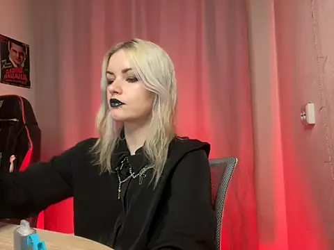 CherryKnight666 online show from September 8, 2025, 9:14 pm