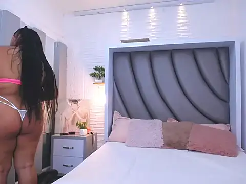 Luciana Graay online show from September 18, 2025, 11:35 am