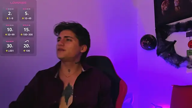 Snapshot of PeytonBox chatting on October 25, 2025, 11:20 am PeytonBox online show from October 25, 2025, 11:20 am