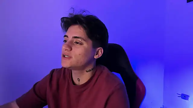 Snapshot of PeytonBox chatting on October 3, 2025, 11:45 am PeytonBox online show from October 3, 2025, 11:45 am