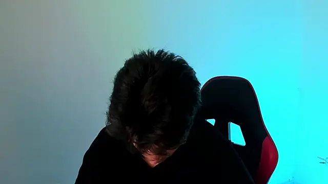 Snapshot of PeytonBox chatting on October 4, 2025, 11:23 am PeytonBox online show from October 4, 2025, 11:23 am