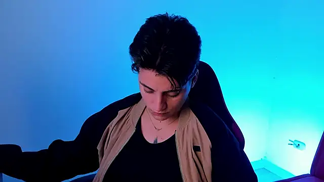 Snapshot of PeytonBox chatting on October 2, 2025, 12:03 am PeytonBox online show from October 2, 2025, 12:03 am