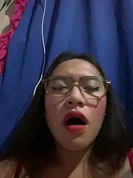 yourdevilsweettsx online show from March 5, 2026, 12:24 pm