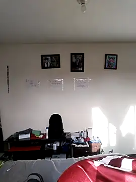 Snapshot of Emily_Caprile chatting on October 31, 2025, 9:11 pm Emily Caprile online show from October 31, 2025, 9:11 pm