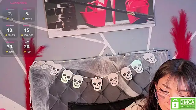 Snapshot of Emily_Caprile chatting on October 8, 2025, 2:13 am Emily Caprile online show from October 8, 2025, 2:13 am