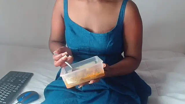 AshleyT255 online show from October 19, 2025, 8:44 pm