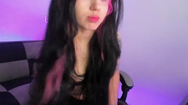 GwenHazel online show from September 30, 2025, 12:00 pm