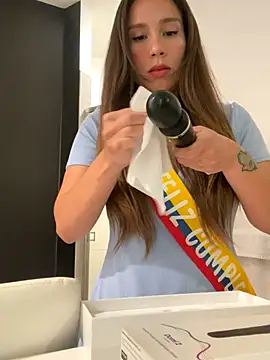 Snapshot of emmablog chatting on September 18, 2025, 2:36 am emmablog online show from September 18, 2025, 2:36 am