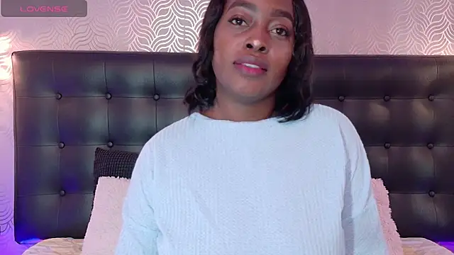 Snapshot of NaiaraMasson_ chatting on October 7, 2025, 12:06 pm NaiaraMasson online show from October 7, 2025, 12:06 pm